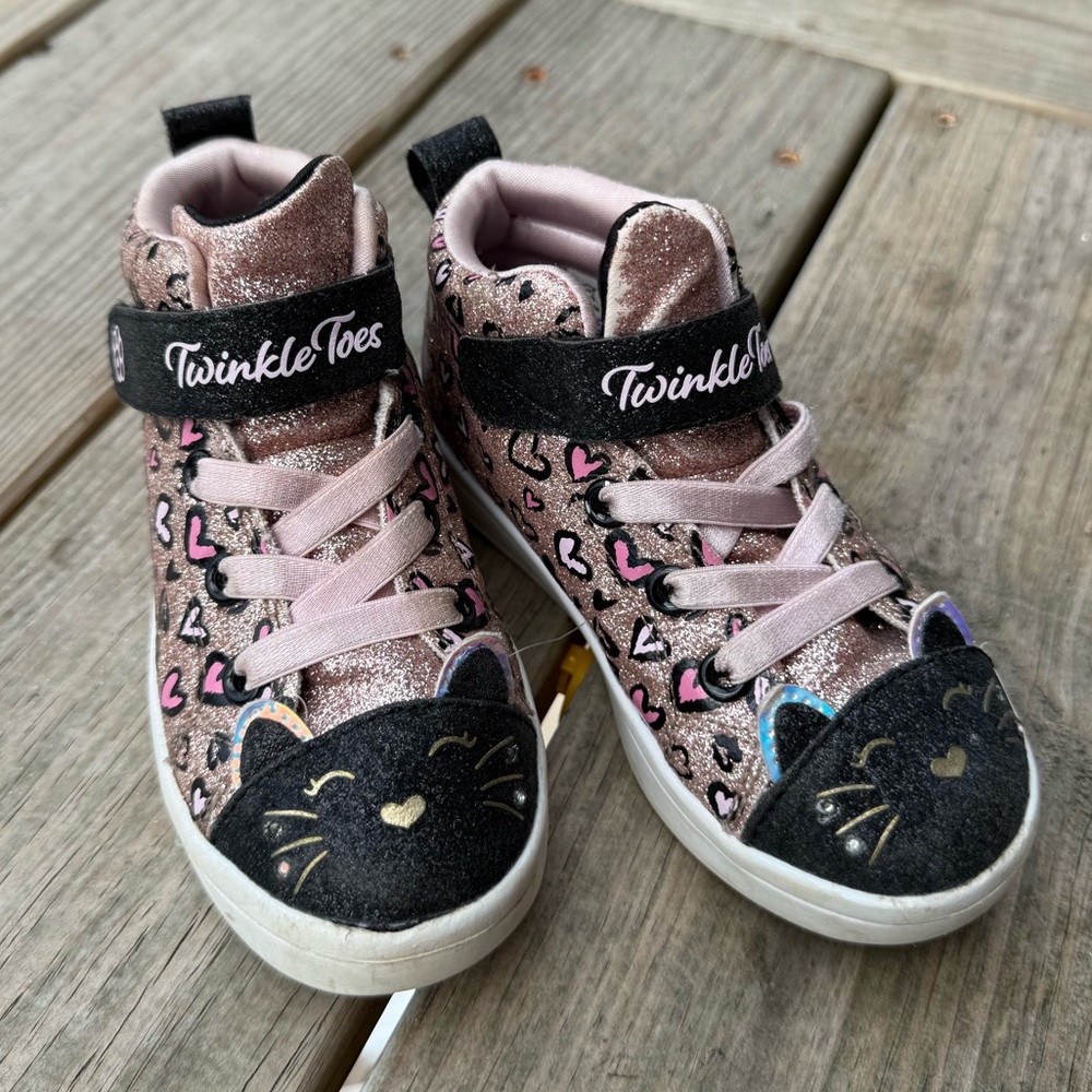 Skechers Light Up Toddler Shoes - Glitter cat light up high tops - size 9